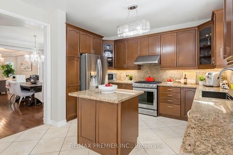 Photo 14 at 12 Acqua Drive, Vellore Village, Vaughan