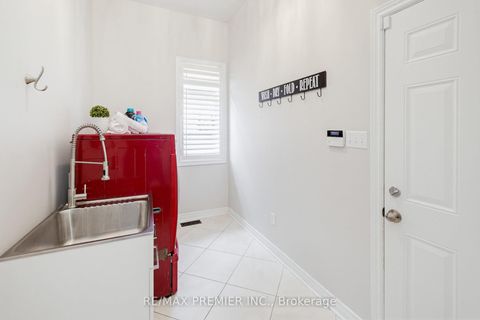 Photo 21 at 12 Acqua Drive, Vellore Village, Vaughan