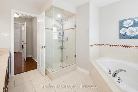 Photo 26 at 12 Acqua Drive, Vellore Village, Vaughan