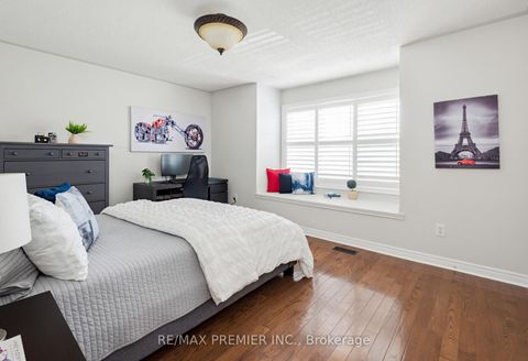 Photo 27 at 12 Acqua Drive, Vellore Village, Vaughan