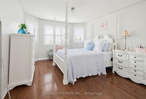 Photo 30 at 12 Acqua Drive, Vellore Village, Vaughan