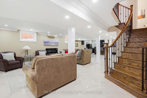 Photo 32 at 12 Acqua Drive, Vellore Village, Vaughan