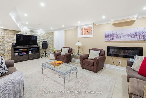 Photo 33 at 12 Acqua Drive, Vellore Village, Vaughan