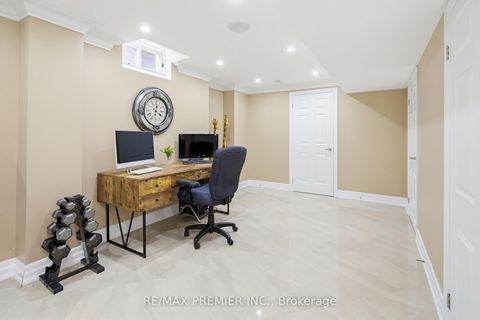 Photo 40 at 12 Acqua Drive, Vellore Village, Vaughan