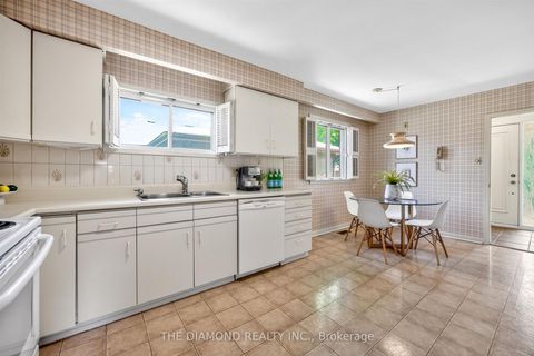 Photo 7 at 11 Swordbill Drive, Humber Valley, Toronto