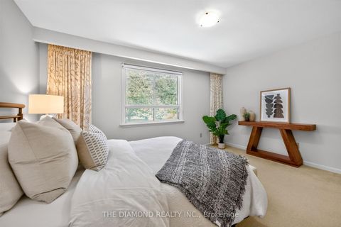 Photo 10 at 11 Swordbill Drive, Humber Valley, Toronto