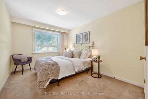 Photo 14 at 11 Swordbill Drive, Humber Valley, Toronto