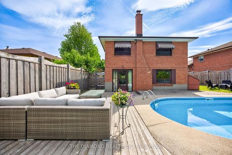 Photo 20 at 11 Swordbill Drive, Humber Valley, Toronto