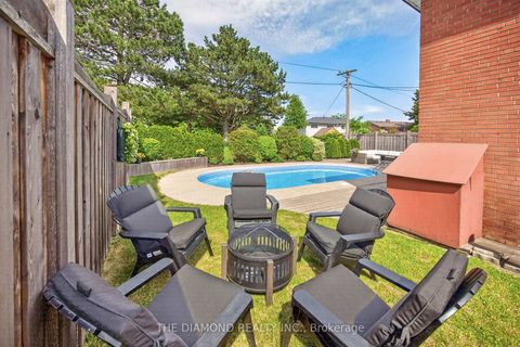 Photo 24 at 11 Swordbill Drive, Humber Valley, Toronto