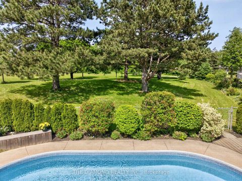 Photo 33 at 11 Swordbill Drive, Humber Valley, Toronto