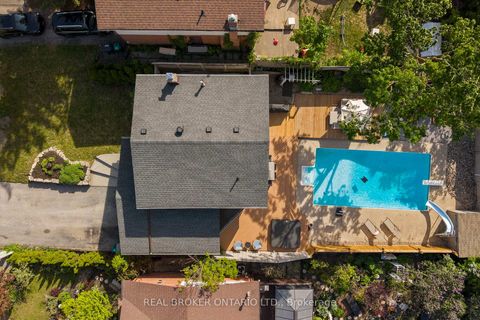 Photo 2 at 54 Farmingdale Crescent, Cundles East, Barrie