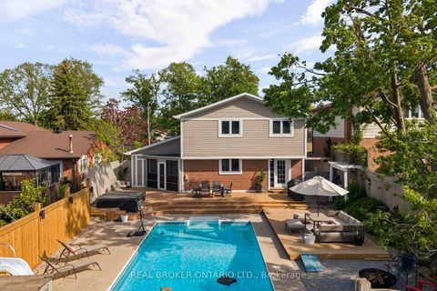 Photo 4 at 54 Farmingdale Crescent, Cundles East, Barrie