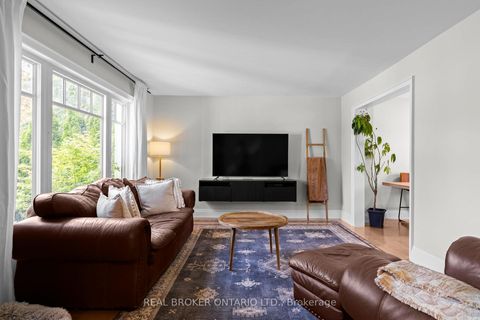 Photo 8 at 54 Farmingdale Crescent, Cundles East, Barrie
