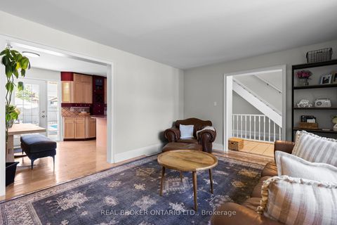 Photo 10 at 54 Farmingdale Crescent, Cundles East, Barrie