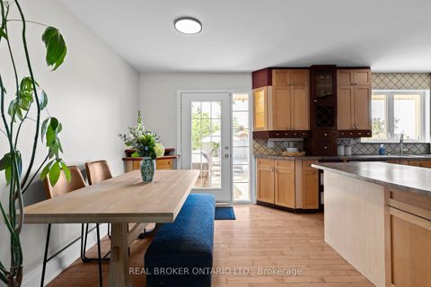 Photo 11 at 54 Farmingdale Crescent, Cundles East, Barrie