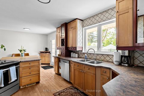 Photo 13 at 54 Farmingdale Crescent, Cundles East, Barrie