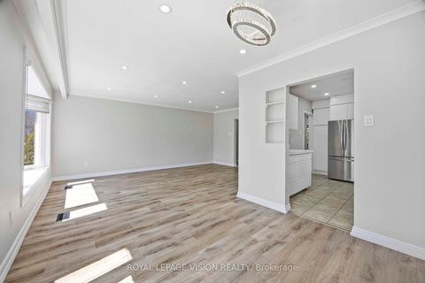 Photo 10 at 126 MILFORD HAVEN Drive, Morningside, Toronto