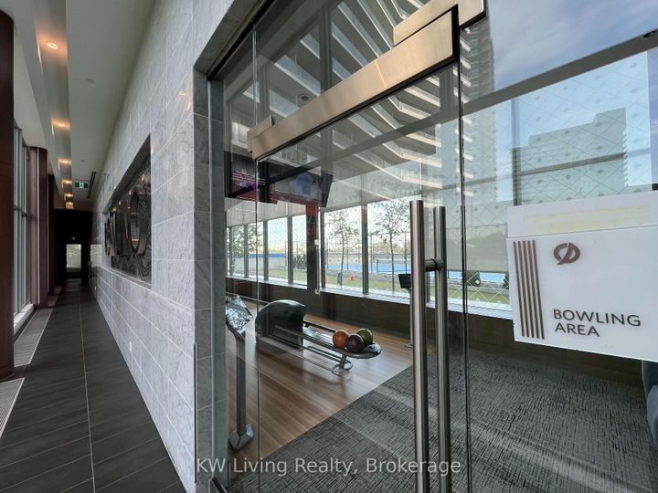 Photo 2 at 206 - 117 Mcmahon Drive, Bayview Village, Toronto
