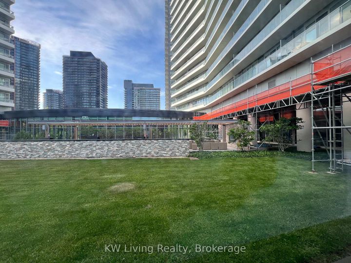 Photo 8 at 206 - 117 Mcmahon Drive, Bayview Village, Toronto