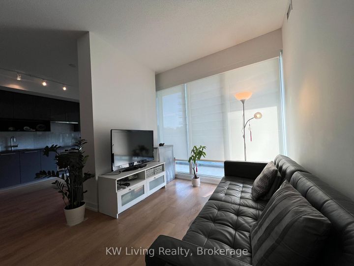 Photo 22 at 206 - 117 Mcmahon Drive, Bayview Village, Toronto