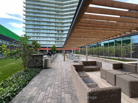 Photo 9 at 206 - 117 Mcmahon Drive, Bayview Village, Toronto