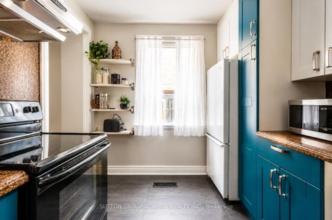 Photo 8 at 41 Athabaska Avenue, Newtonbrook East, Toronto