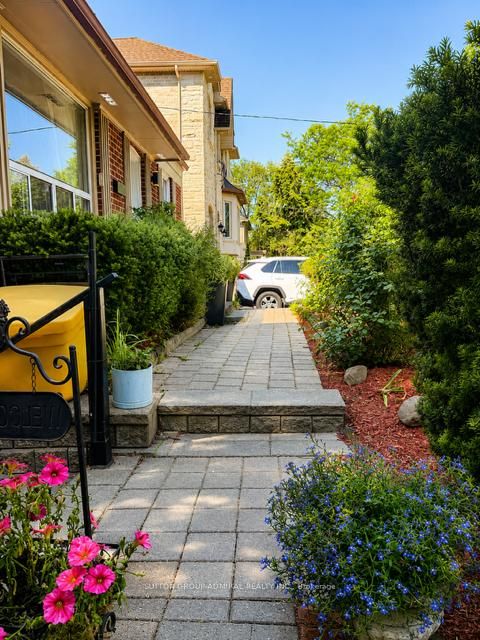 Photo 23 at 41 Athabaska Avenue, Newtonbrook East, Toronto