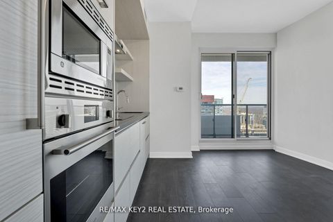 Photo 2 at 3402 - 2221 Yonge Street, Mount Pleasant West, Toronto