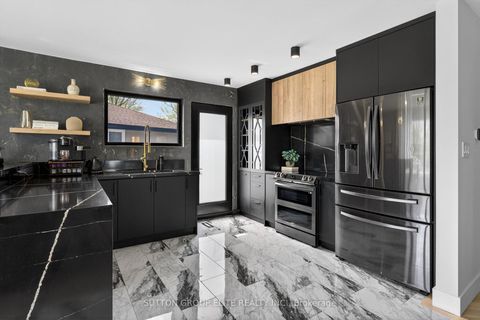 Photo 4 at 19 Hardwick Court, West Deane, Toronto