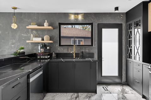Photo 5 at 19 Hardwick Court, West Deane, Toronto