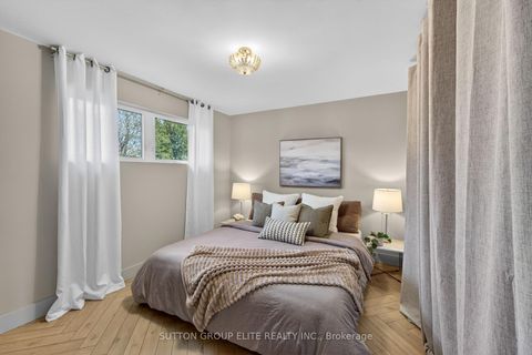 Photo 13 at 19 Hardwick Court, West Deane, Toronto