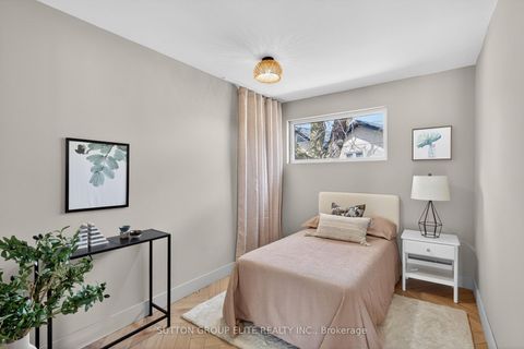 Photo 15 at 19 Hardwick Court, West Deane, Toronto