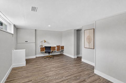 Photo 24 at 19 Hardwick Court, West Deane, Toronto