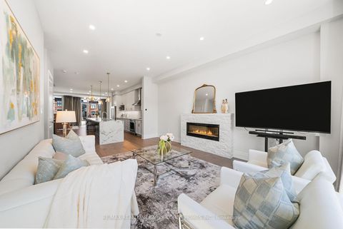 Photo 9 at 8 Heriot Place, Patterson, Vaughan