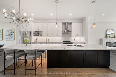 Photo 12 at 8 Heriot Place, Patterson, Vaughan