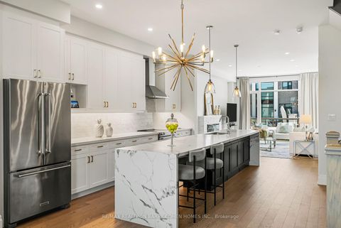 Photo 15 at 8 Heriot Place, Patterson, Vaughan