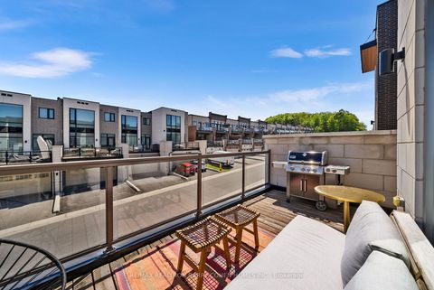 Photo 19 at 8 Heriot Place, Patterson, Vaughan