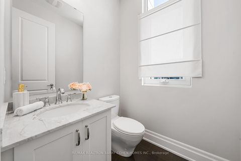 Photo 20 at 8 Heriot Place, Patterson, Vaughan