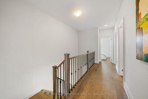 Photo 21 at 8 Heriot Place, Patterson, Vaughan