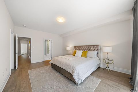 Photo 24 at 8 Heriot Place, Patterson, Vaughan