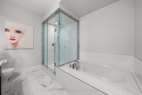 Photo 27 at 8 Heriot Place, Patterson, Vaughan