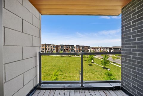 Photo 31 at 8 Heriot Place, Patterson, Vaughan