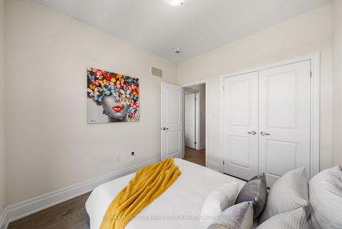 Photo 35 at 8 Heriot Place, Patterson, Vaughan