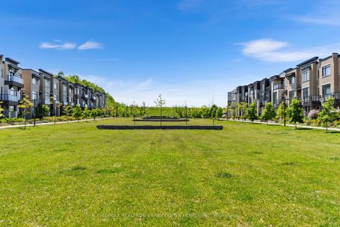 Photo 41 at 8 Heriot Place, Patterson, Vaughan