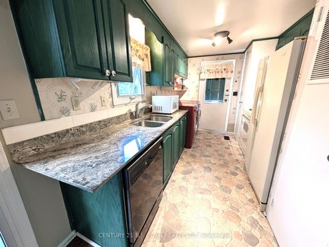 Photo 10 at 66 Linden Lane, Rural Innisfil, Innisfil
