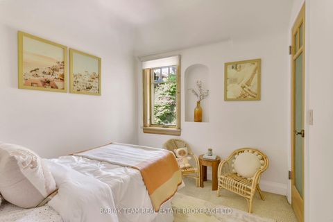 Photo 34 at 33 Halford Avenue, Lambton Baby Point, Toronto