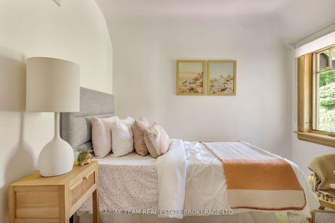 Photo 35 at 33 Halford Avenue, Lambton Baby Point, Toronto