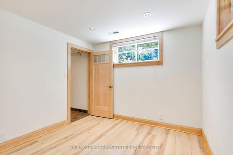 Photo 39 at 33 Halford Avenue, Lambton Baby Point, Toronto