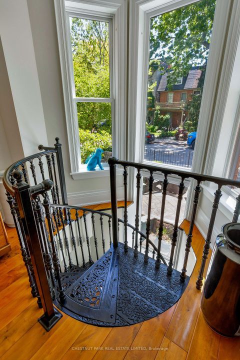 Photo 6 at 466 Wellesley Street E, South St. James Town, Toronto