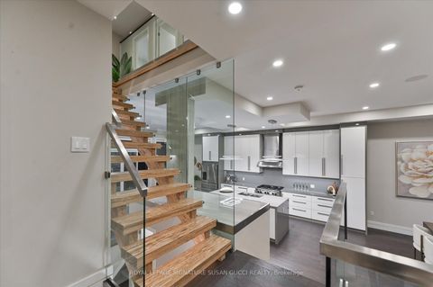 Photo 13 at 18 Ferris Road, Parkview, Toronto